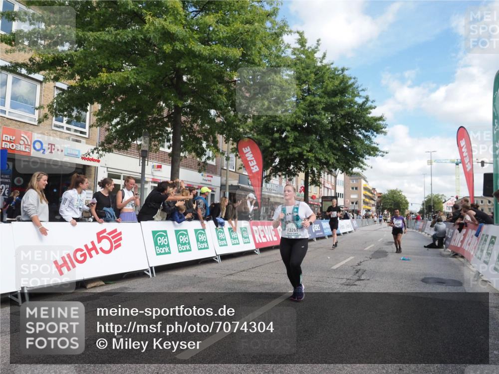 15.09.2024 - PSD Bank Halbmarathon Miley Keyser http://msf.ph/oto/7074304 15.09.2024 12:30:32 Ziel 2111, 2251, 2299, 2447, 3206, 3261, 3276, 3346 meine-sportfotos.de