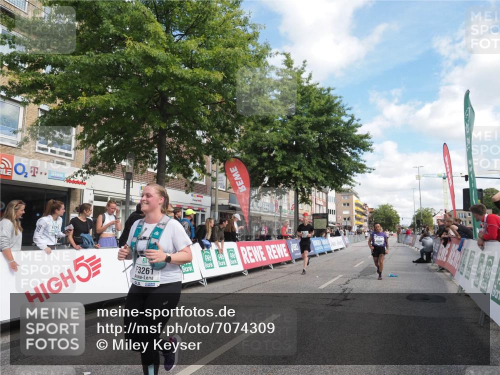 15.09.2024 - PSD Bank Halbmarathon Miley Keyser http://msf.ph/oto/7074309 15.09.2024 12:30:33 Ziel 2111, 2251, 2299, 2447, 3206, 3261, 3276, 3346 meine-sportfotos.de