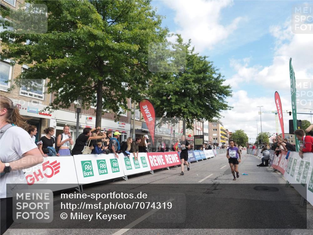 15.09.2024 - PSD Bank Halbmarathon Miley Keyser http://msf.ph/oto/7074319 15.09.2024 12:30:33 Ziel 2111, 2251, 2299, 2447, 3206, 3261, 3276, 3346 meine-sportfotos.de