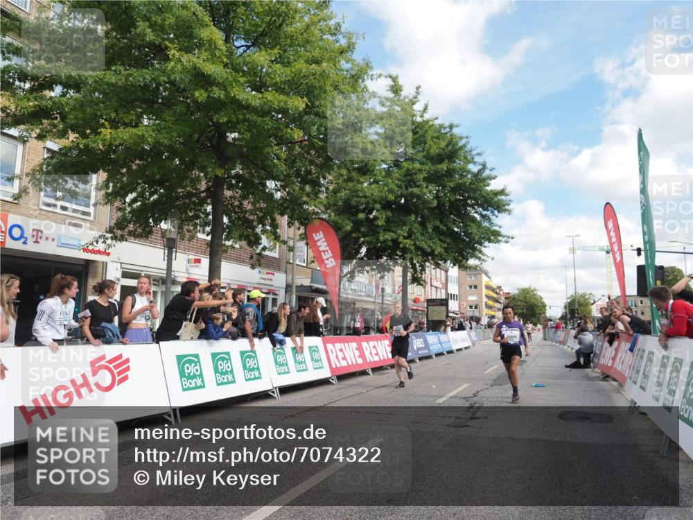 15.09.2024 - PSD Bank Halbmarathon Miley Keyser http://msf.ph/oto/7074322 15.09.2024 12:30:34 Ziel 2111, 2251, 2299, 2447, 3206, 3261, 3276, 3346 meine-sportfotos.de