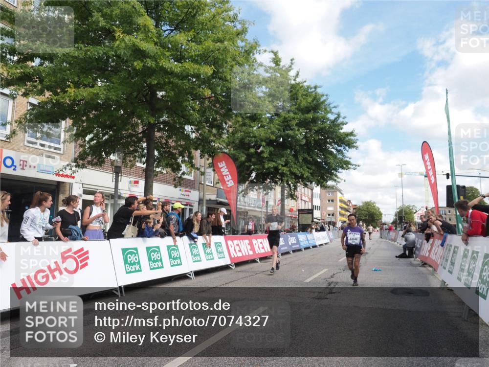15.09.2024 - PSD Bank Halbmarathon Miley Keyser http://msf.ph/oto/7074327 15.09.2024 12:30:34 Ziel 2111, 2251, 2299, 2447, 3206, 3261, 3276, 3346 meine-sportfotos.de