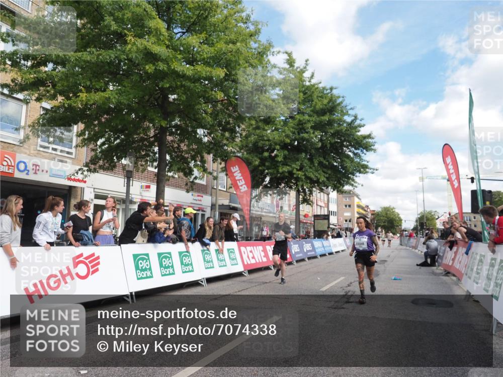 15.09.2024 - PSD Bank Halbmarathon Miley Keyser http://msf.ph/oto/7074338 15.09.2024 12:30:34 Ziel 2111, 2251, 2299, 2447, 3206, 3261, 3276, 3346 meine-sportfotos.de