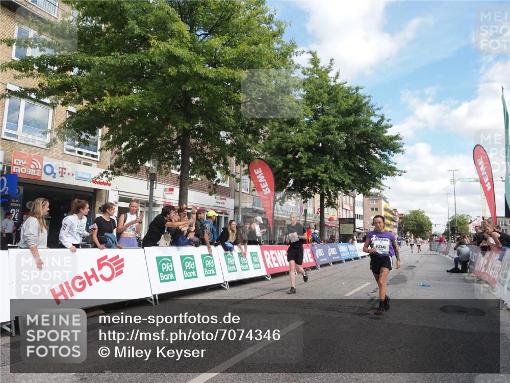 15.09.2024 - PSD Bank Halbmarathon Miley Keyser http://msf.ph/oto/7074346 15.09.2024 12:30:34 Ziel 2111, 2251, 2299, 2447, 3206, 3261, 3276, 3346 meine-sportfotos.de