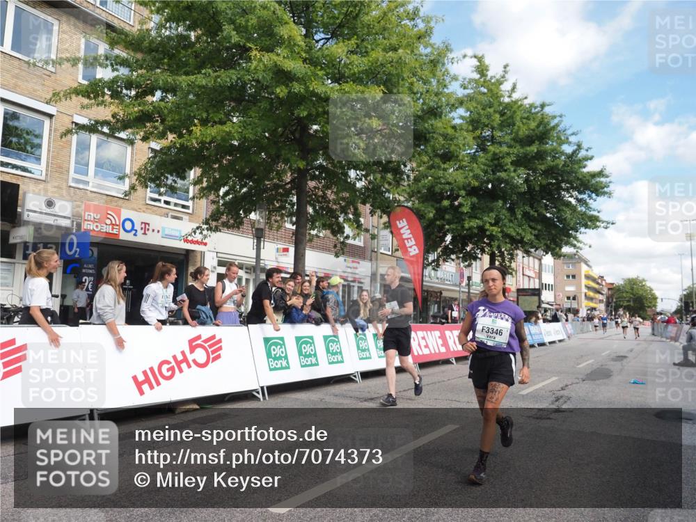 15.09.2024 - PSD Bank Halbmarathon Miley Keyser http://msf.ph/oto/7074373 15.09.2024 12:30:35 Ziel 2111, 2251, 2299, 2447, 3206, 3261, 3276, 3346 meine-sportfotos.de