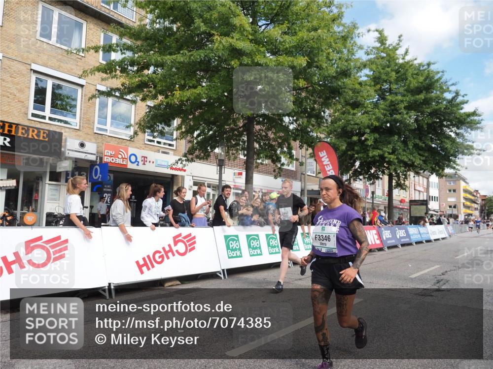 15.09.2024 - PSD Bank Halbmarathon Miley Keyser http://msf.ph/oto/7074385 15.09.2024 12:30:35 Ziel 2111, 2251, 2299, 2447, 3206, 3261, 3276, 3346 meine-sportfotos.de