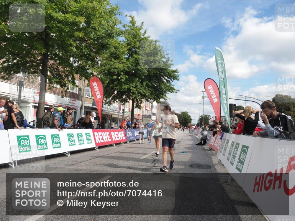 15.09.2024 - PSD Bank Halbmarathon Miley Keyser http://msf.ph/oto/7074416 15.09.2024 12:30:46 Ziel 2152, 2347, 2447, 3134, 3261, 3346, 3352 meine-sportfotos.de