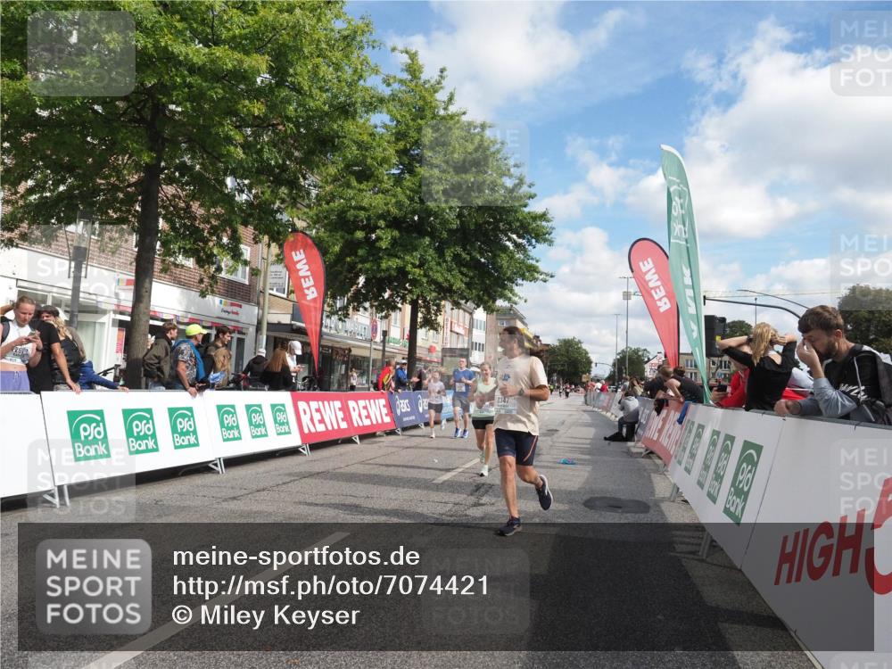 15.09.2024 - PSD Bank Halbmarathon Miley Keyser http://msf.ph/oto/7074421 15.09.2024 12:30:46 Ziel 2152, 2347, 2447, 3134, 3261, 3346, 3352 meine-sportfotos.de