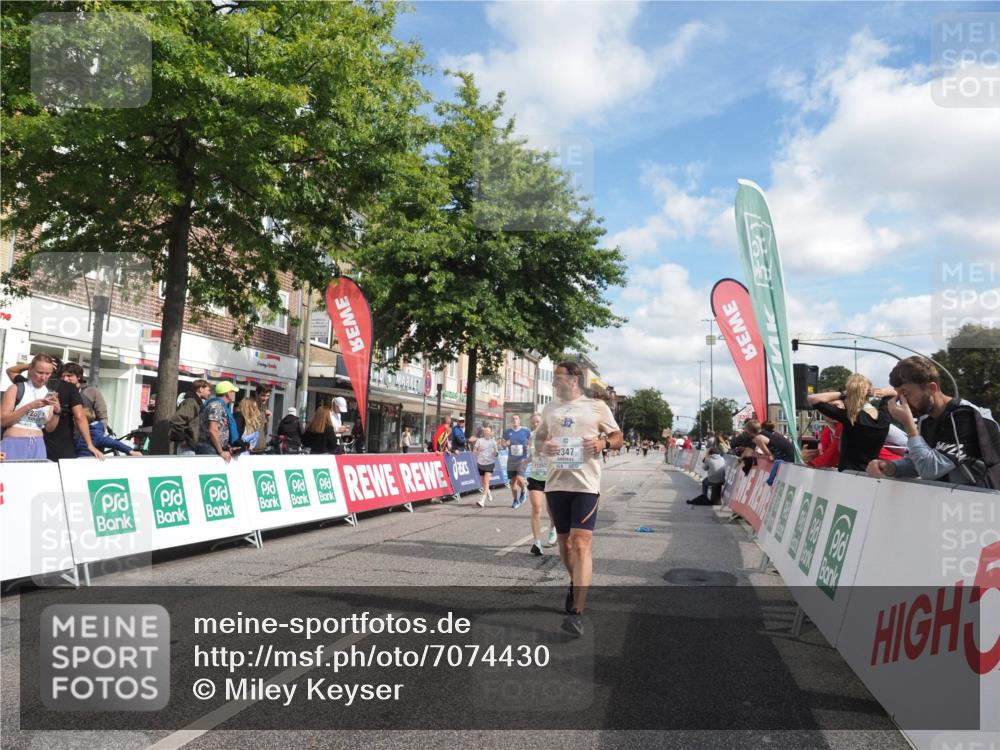 15.09.2024 - PSD Bank Halbmarathon Miley Keyser http://msf.ph/oto/7074430 15.09.2024 12:30:47 Ziel 2152, 2347, 2447, 3134, 3346, 3352 meine-sportfotos.de