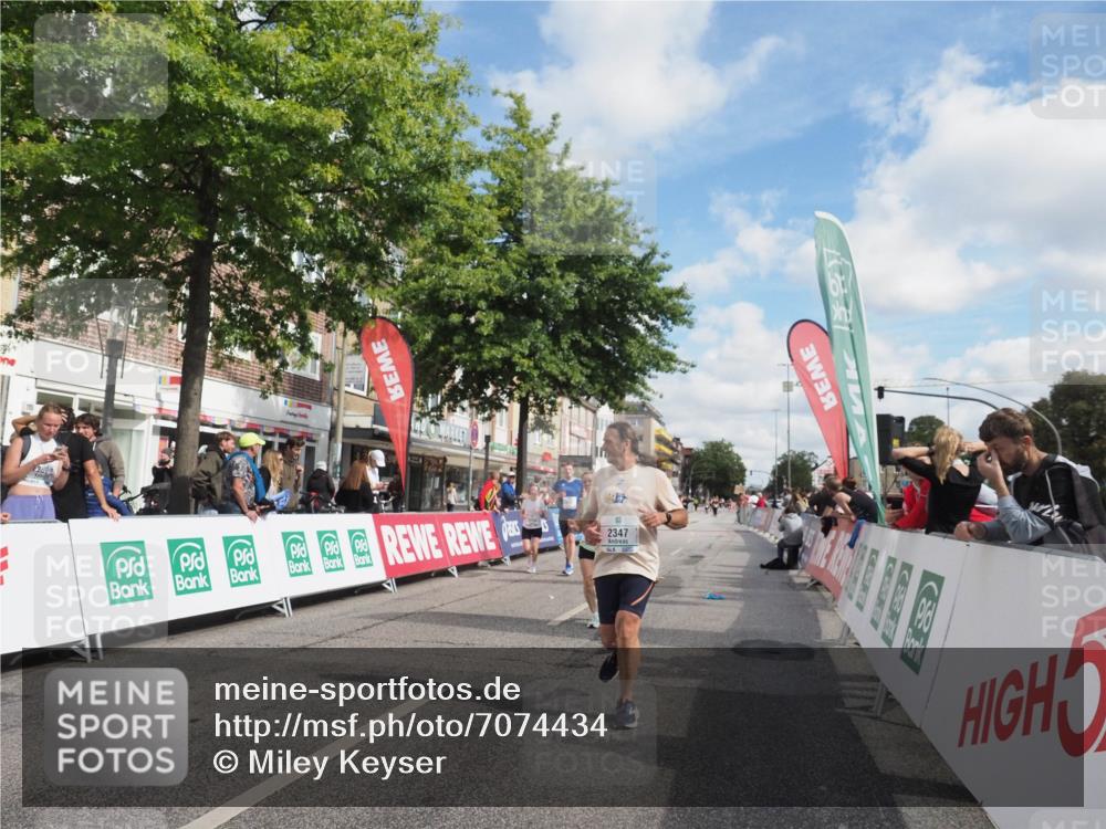 15.09.2024 - PSD Bank Halbmarathon Miley Keyser http://msf.ph/oto/7074434 15.09.2024 12:30:47 Ziel 2152, 2347, 2447, 3134, 3346, 3352 meine-sportfotos.de