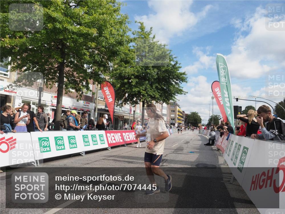15.09.2024 - PSD Bank Halbmarathon Miley Keyser http://msf.ph/oto/7074445 15.09.2024 12:30:47 Ziel 2152, 2347, 2447, 3134, 3346, 3352 meine-sportfotos.de