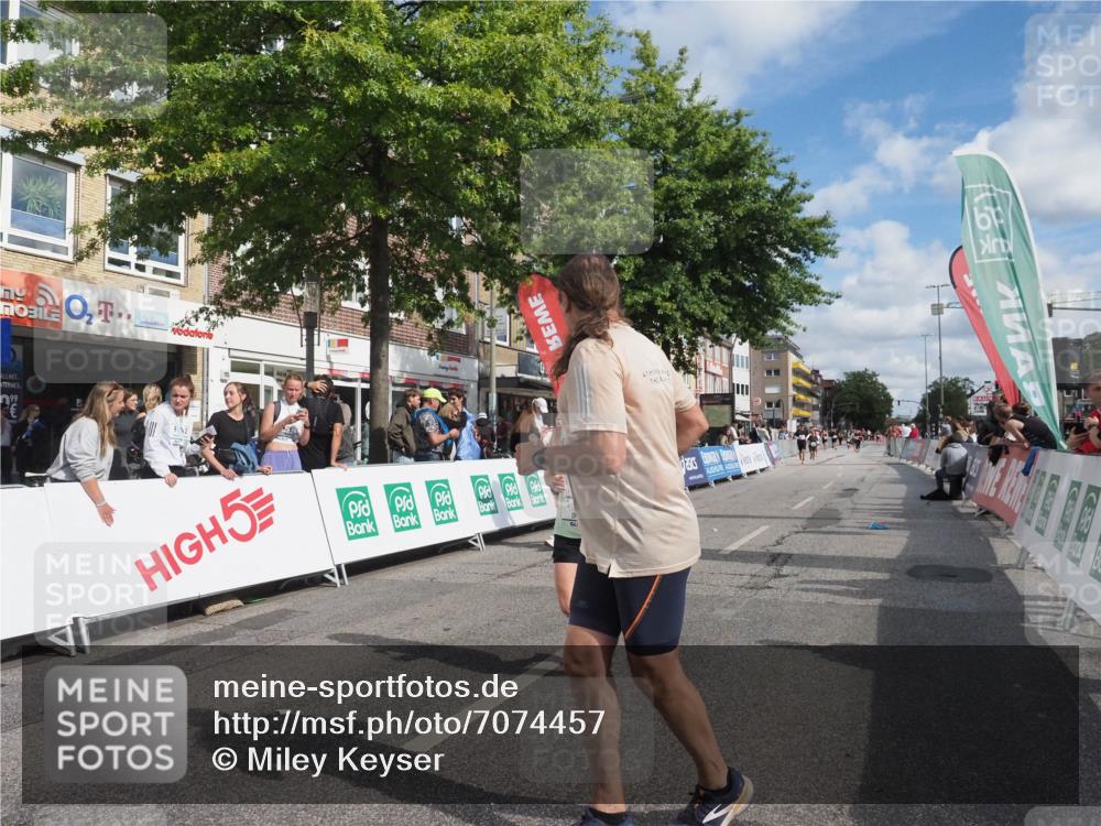 15.09.2024 - PSD Bank Halbmarathon Miley Keyser http://msf.ph/oto/7074457 15.09.2024 12:30:49 Ziel 2152, 2261, 2347, 2447, 3134, 3352 meine-sportfotos.de