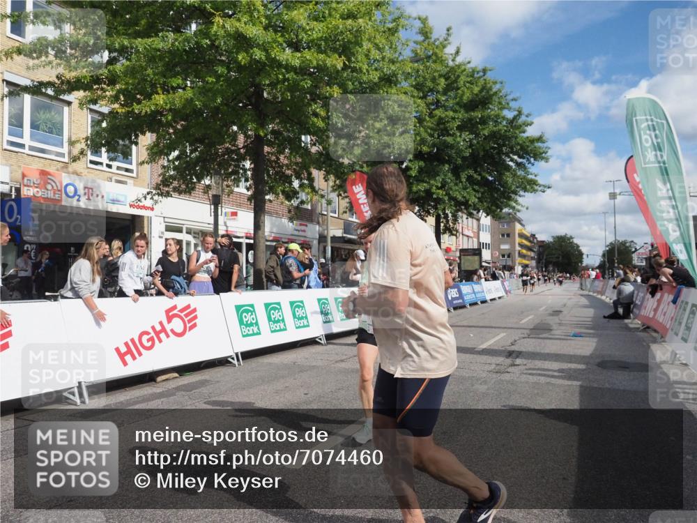 15.09.2024 - PSD Bank Halbmarathon Miley Keyser http://msf.ph/oto/7074460 15.09.2024 12:30:49 Ziel 2152, 2261, 2347, 2447, 3134, 3352 meine-sportfotos.de