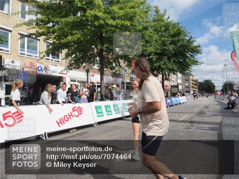 15.09.2024 - PSD Bank Halbmarathon Miley Keyser http://msf.ph/oto/7074464 15.09.2024 12:30:49 Ziel 2152, 2261, 2347, 2447, 3134, 3352 meine-sportfotos.de
