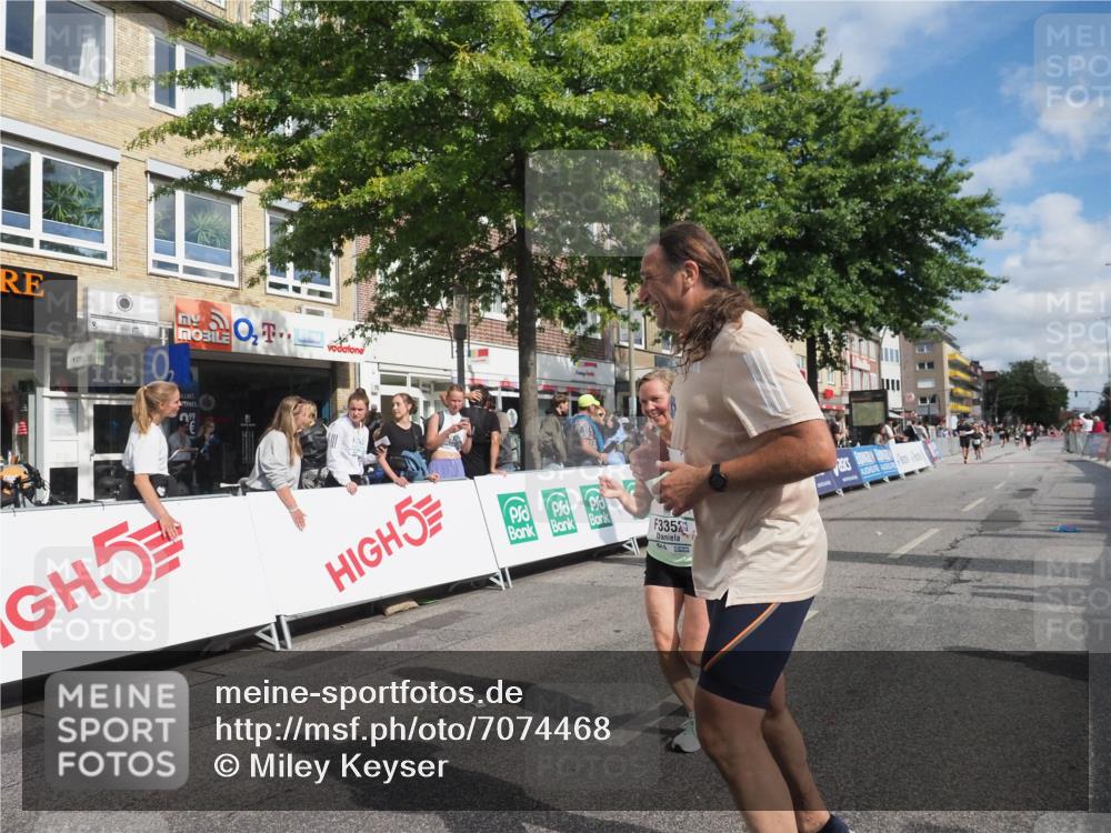 15.09.2024 - PSD Bank Halbmarathon Miley Keyser http://msf.ph/oto/7074468 15.09.2024 12:30:49 Ziel 2152, 2261, 2347, 2447, 3134, 3352 meine-sportfotos.de