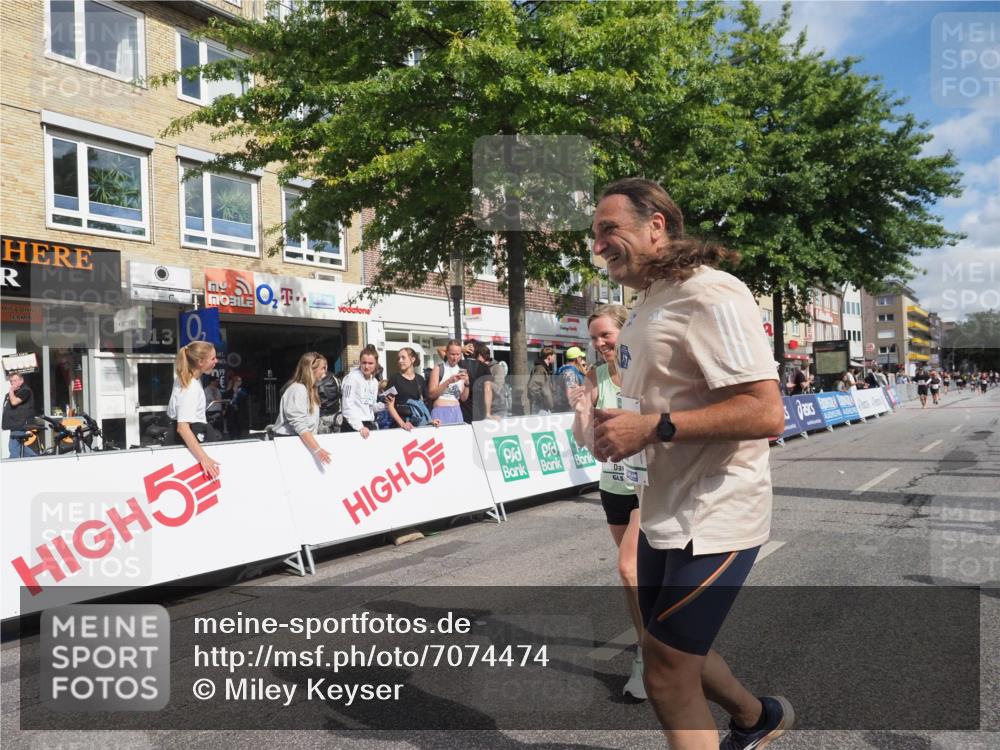 15.09.2024 - PSD Bank Halbmarathon Miley Keyser http://msf.ph/oto/7074474 15.09.2024 12:30:49 Ziel 2152, 2261, 2347, 2447, 3134, 3352 meine-sportfotos.de