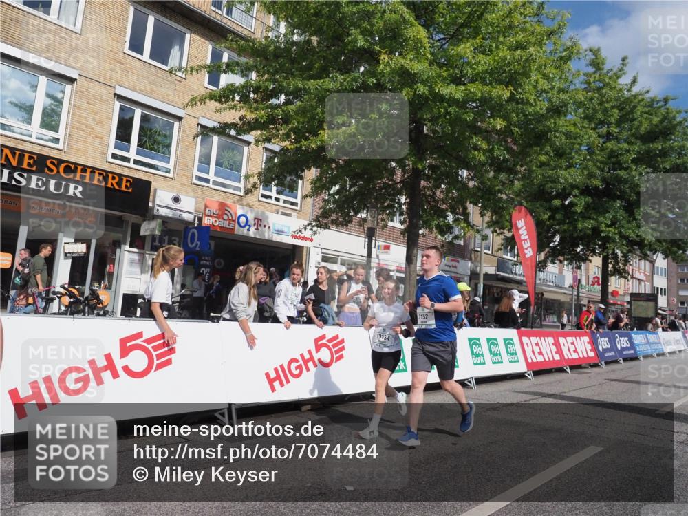15.09.2024 - PSD Bank Halbmarathon Miley Keyser http://msf.ph/oto/7074484 15.09.2024 12:30:50 Ziel 2152, 2261, 2347, 2447, 3134, 3312, 3352 meine-sportfotos.de