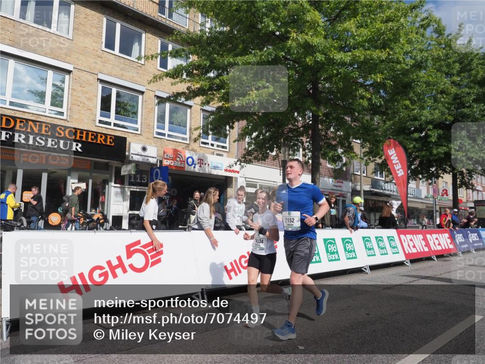 15.09.2024 - PSD Bank Halbmarathon Miley Keyser http://msf.ph/oto/7074497 15.09.2024 12:30:50 Ziel 2152, 2261, 2347, 2447, 3134, 3312, 3352 meine-sportfotos.de