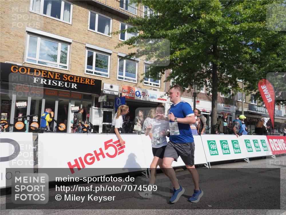 15.09.2024 - PSD Bank Halbmarathon Miley Keyser http://msf.ph/oto/7074509 15.09.2024 12:30:51 Ziel 2152, 2261, 2347, 3134, 3312, 3352 meine-sportfotos.de
