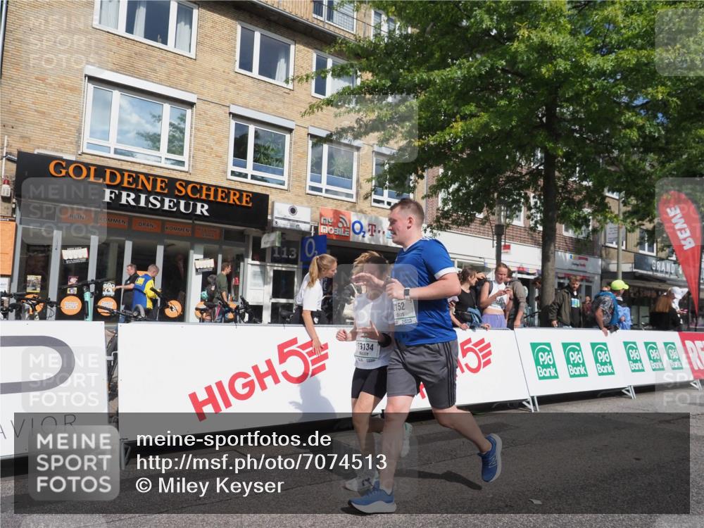 15.09.2024 - PSD Bank Halbmarathon Miley Keyser http://msf.ph/oto/7074513 15.09.2024 12:30:51 Ziel 2152, 2261, 2347, 3134, 3312, 3352 meine-sportfotos.de