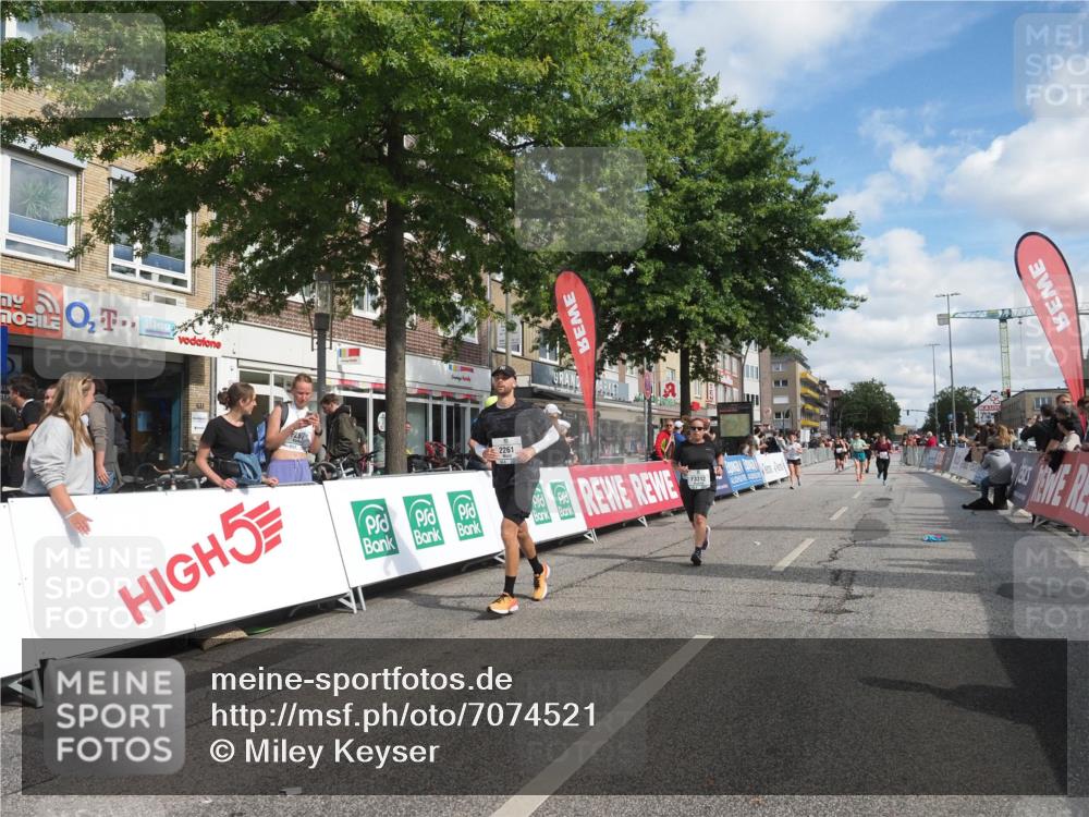 15.09.2024 - PSD Bank Halbmarathon Miley Keyser http://msf.ph/oto/7074521 15.09.2024 12:30:59 Ziel 2152, 2261, 2347, 3134, 3211, 3279, 3312, 3352 meine-sportfotos.de
