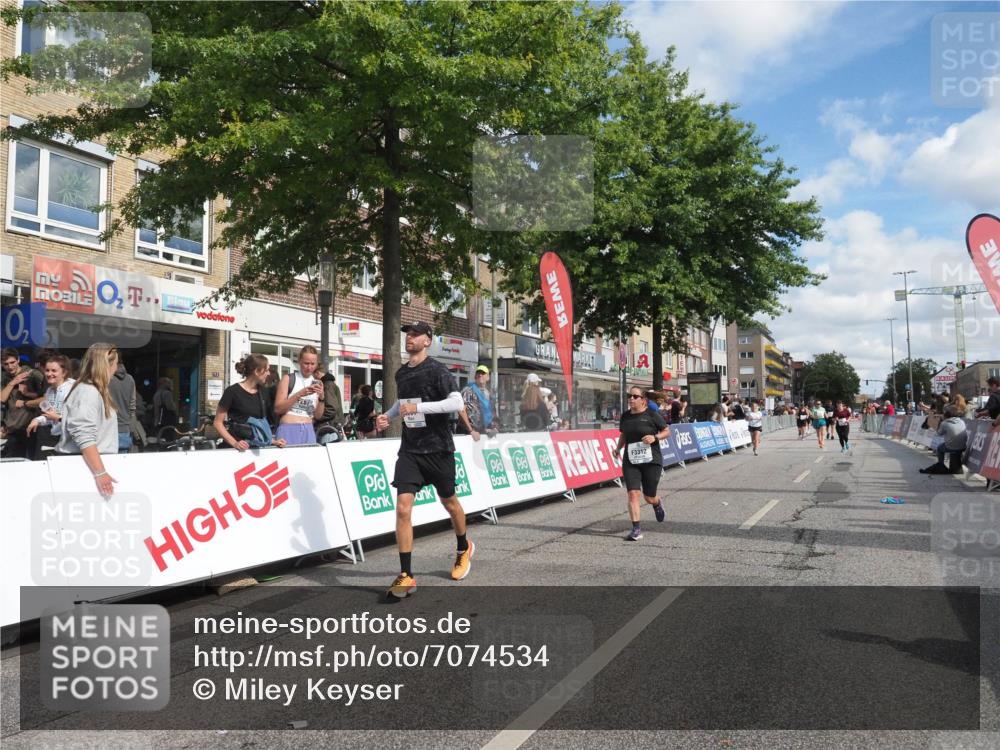 15.09.2024 - PSD Bank Halbmarathon Miley Keyser http://msf.ph/oto/7074534 15.09.2024 12:31:00 Ziel 2152, 2261, 2347, 3134, 3211, 3279, 3312, 3352, 3414 meine-sportfotos.de