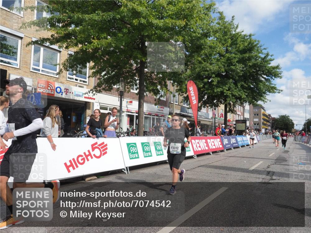 15.09.2024 - PSD Bank Halbmarathon Miley Keyser http://msf.ph/oto/7074542 15.09.2024 12:31:01 Ziel 2152, 2261, 2347, 3134, 3211, 3279, 3312, 3352, 3414, 3416 meine-sportfotos.de