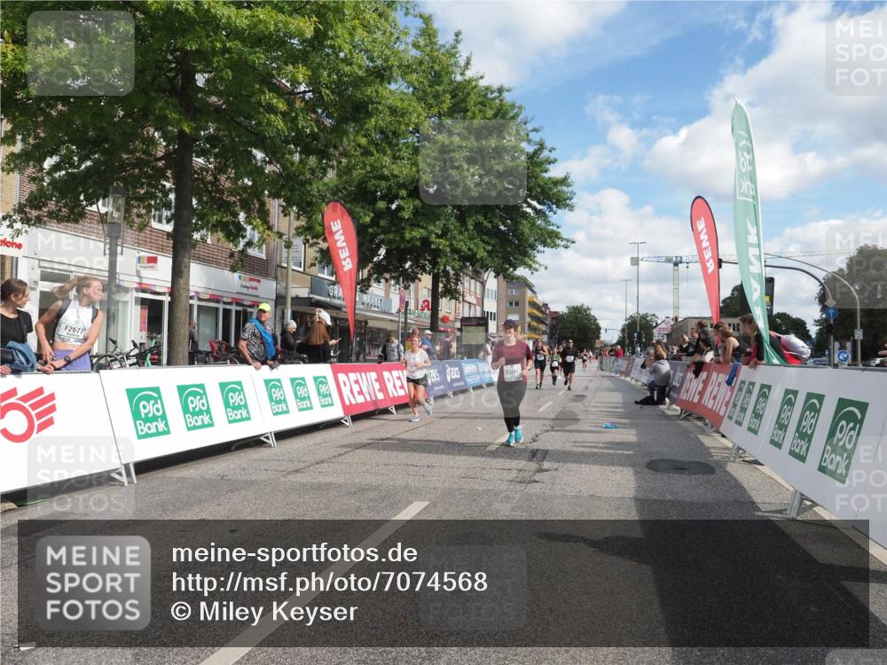 15.09.2024 - PSD Bank Halbmarathon Miley Keyser http://msf.ph/oto/7074568 15.09.2024 12:31:04 Ziel 2259, 2261, 2858, 3211, 3279, 3312, 3414, 3416, 3542 meine-sportfotos.de