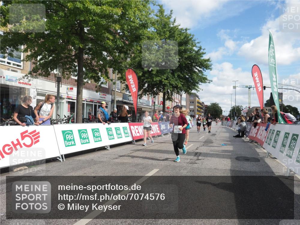 15.09.2024 - PSD Bank Halbmarathon Miley Keyser http://msf.ph/oto/7074576 15.09.2024 12:31:05 Ziel 2259, 2261, 2858, 3211, 3279, 3312, 3414, 3416, 3542 meine-sportfotos.de