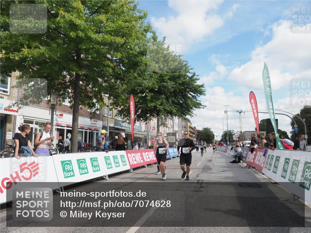 15.09.2024 - PSD Bank Halbmarathon Miley Keyser http://msf.ph/oto/7074628 15.09.2024 12:31:10 Ziel 1948, 2259, 2261, 2858, 3089, 3211, 3279, 3312, 3414, 3416, 3486, 3542 meine-sportfotos.de