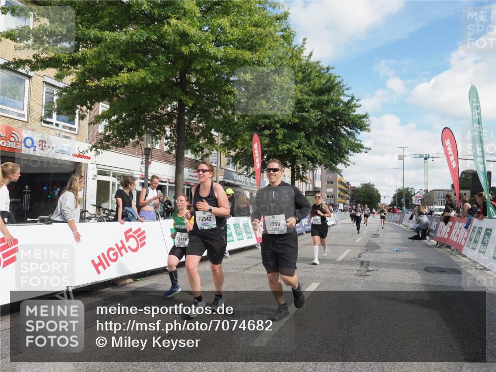15.09.2024 - PSD Bank Halbmarathon Miley Keyser http://msf.ph/oto/7074682 15.09.2024 12:31:12 Ziel 1948, 2259, 2858, 3089, 3211, 3279, 3312, 3414, 3416, 3486, 3542 meine-sportfotos.de