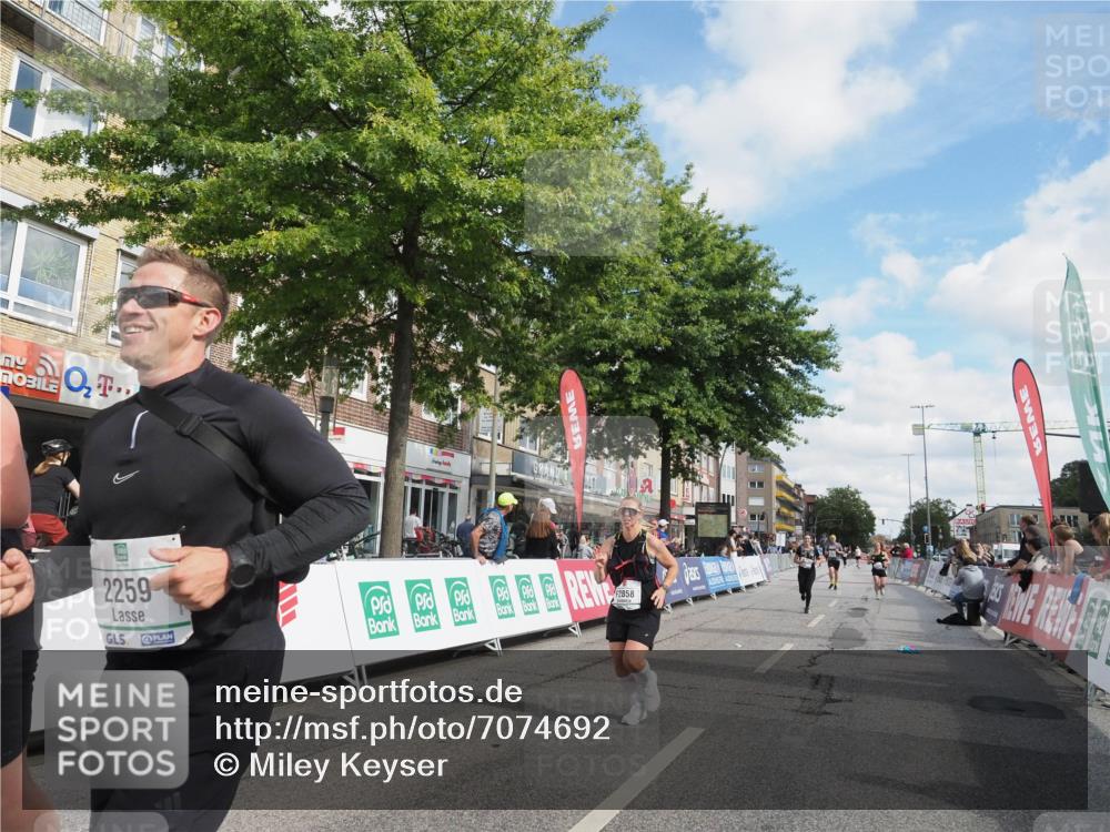15.09.2024 - PSD Bank Halbmarathon Miley Keyser http://msf.ph/oto/7074692 15.09.2024 12:31:13 Ziel 1948, 2259, 2858, 3089, 3211, 3279, 3414, 3416, 3486, 3542 meine-sportfotos.de