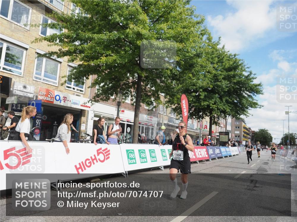 15.09.2024 - PSD Bank Halbmarathon Miley Keyser http://msf.ph/oto/7074707 15.09.2024 12:31:13 Ziel 1948, 2259, 2858, 3089, 3211, 3279, 3414, 3416, 3486, 3542 meine-sportfotos.de