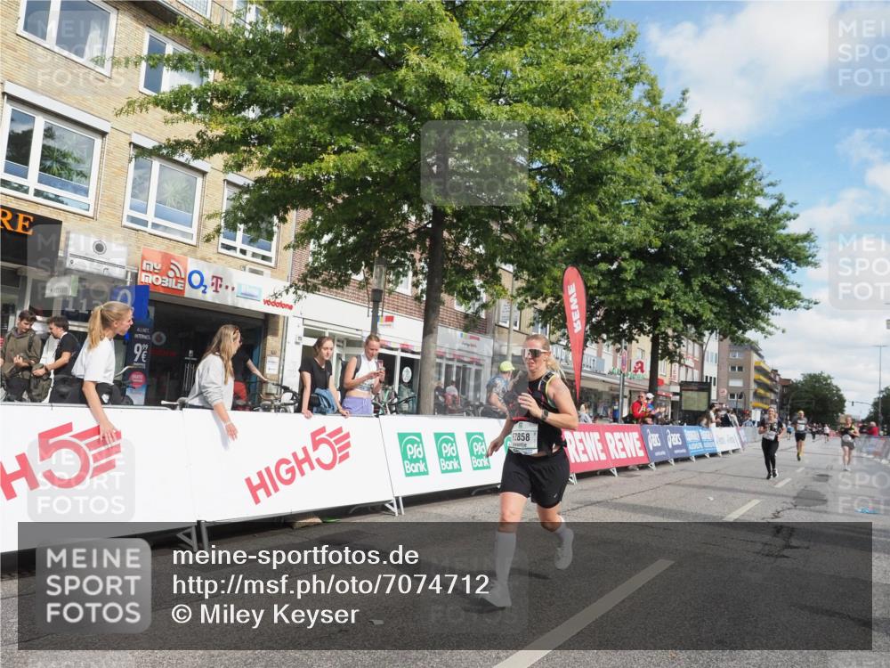 15.09.2024 - PSD Bank Halbmarathon Miley Keyser http://msf.ph/oto/7074712 15.09.2024 12:31:13 Ziel 1948, 2259, 2858, 3089, 3211, 3279, 3414, 3416, 3486, 3542 meine-sportfotos.de