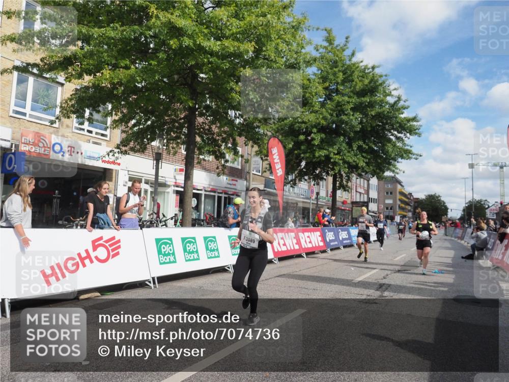 15.09.2024 - PSD Bank Halbmarathon Miley Keyser http://msf.ph/oto/7074736 15.09.2024 12:31:17 Ziel 1948, 1961, 2259, 2858, 3089, 3279, 3309, 3414, 3416, 3486, 3542 meine-sportfotos.de