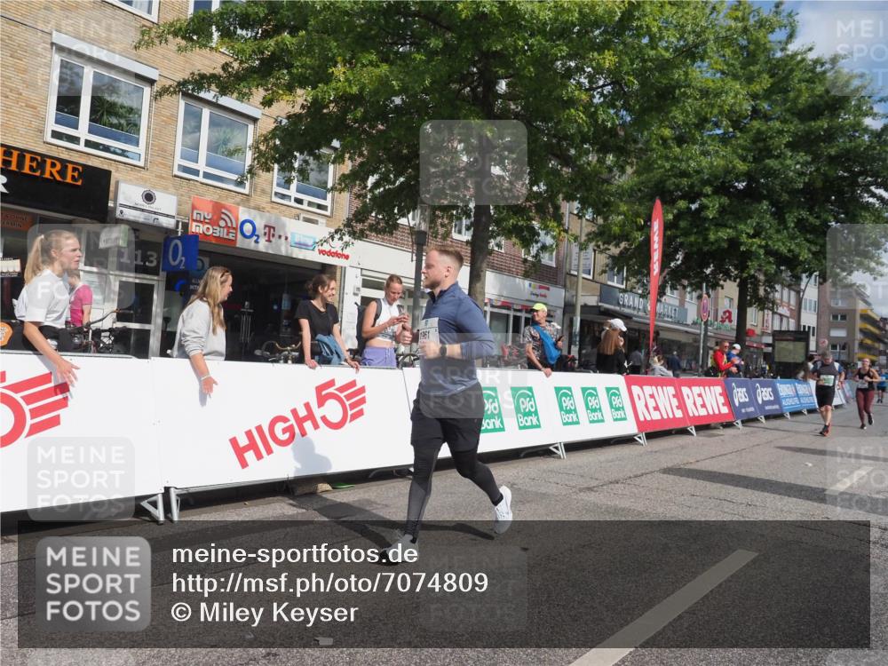15.09.2024 - PSD Bank Halbmarathon Miley Keyser http://msf.ph/oto/7074809 15.09.2024 12:31:23 Ziel 1948, 1961, 2259, 2858, 3089, 3309, 3416, 3486, 3542 meine-sportfotos.de