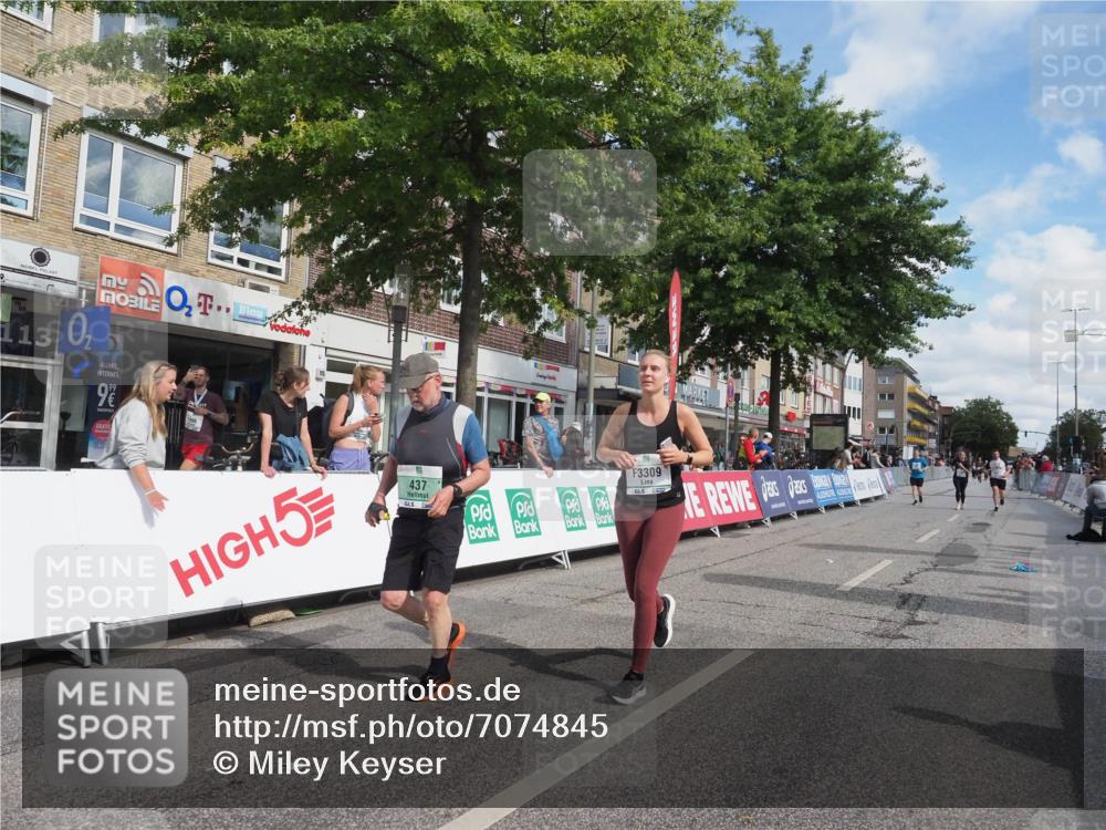 15.09.2024 - PSD Bank Halbmarathon Miley Keyser http://msf.ph/oto/7074845 15.09.2024 12:31:28 Ziel 1866, 1948, 1961, 2887, 3089, 3309, 3486 meine-sportfotos.de