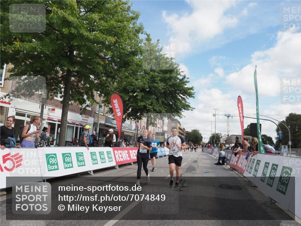 15.09.2024 - PSD Bank Halbmarathon Miley Keyser http://msf.ph/oto/7074849 15.09.2024 12:31:35 Ziel 1866, 1961, 2068, 2887, 3309 meine-sportfotos.de