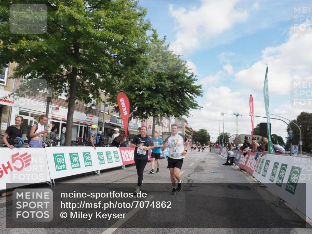 15.09.2024 - PSD Bank Halbmarathon Miley Keyser http://msf.ph/oto/7074862 15.09.2024 12:31:36 Ziel 1866, 1961, 2068, 2887, 3309 meine-sportfotos.de