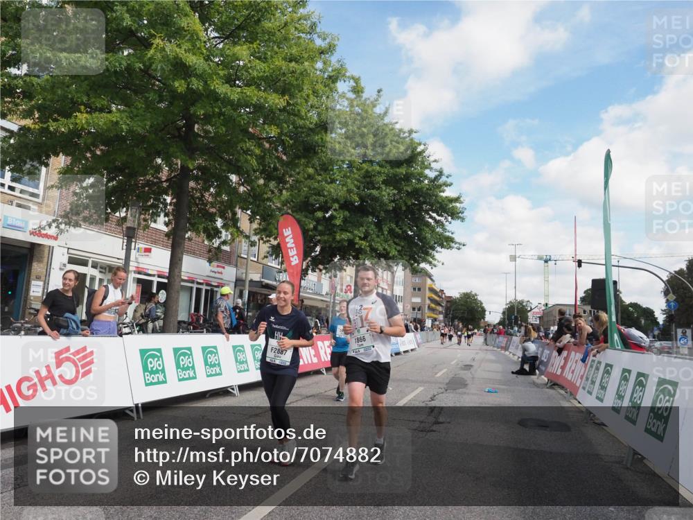 15.09.2024 - PSD Bank Halbmarathon Miley Keyser http://msf.ph/oto/7074882 15.09.2024 12:31:36 Ziel 1866, 1961, 2068, 2887, 3309 meine-sportfotos.de