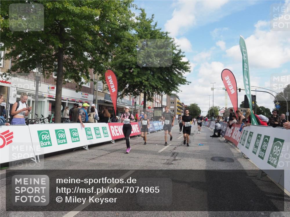 15.09.2024 - PSD Bank Halbmarathon Miley Keyser http://msf.ph/oto/7074965 15.09.2024 12:31:48 Ziel 1866, 2068, 2192, 2352, 2358, 2423, 2887, 3014, 3203, 3207, 3356, 3541 meine-sportfotos.de