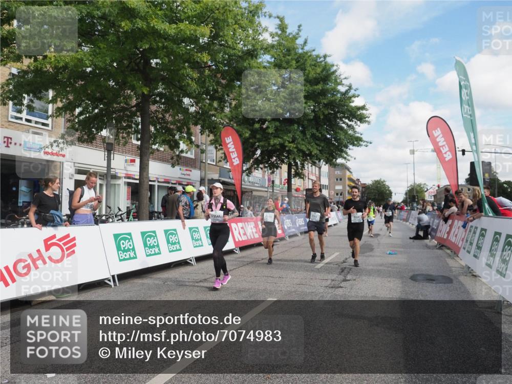 15.09.2024 - PSD Bank Halbmarathon Miley Keyser http://msf.ph/oto/7074983 15.09.2024 12:31:49 Ziel 1866, 2068, 2192, 2352, 2358, 2423, 2887, 3014, 3203, 3207, 3356, 3541 meine-sportfotos.de