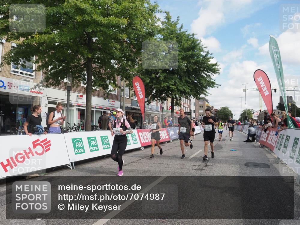 15.09.2024 - PSD Bank Halbmarathon Miley Keyser http://msf.ph/oto/7074987 15.09.2024 12:31:49 Ziel 1866, 2068, 2192, 2352, 2358, 2423, 2887, 3014, 3203, 3207, 3356, 3541 meine-sportfotos.de