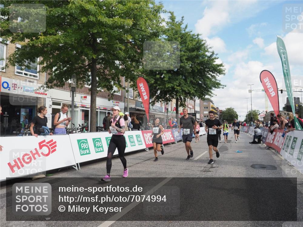 15.09.2024 - PSD Bank Halbmarathon Miley Keyser http://msf.ph/oto/7074994 15.09.2024 12:31:49 Ziel 1866, 2068, 2192, 2352, 2358, 2423, 2887, 3014, 3203, 3207, 3356, 3541 meine-sportfotos.de