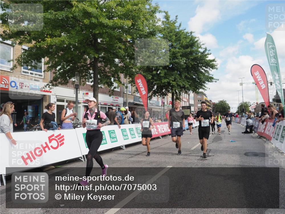 15.09.2024 - PSD Bank Halbmarathon Miley Keyser http://msf.ph/oto/7075003 15.09.2024 12:31:49 Ziel 1866, 2068, 2192, 2352, 2358, 2423, 2887, 3014, 3203, 3207, 3356, 3541 meine-sportfotos.de