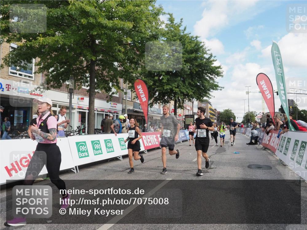 15.09.2024 - PSD Bank Halbmarathon Miley Keyser http://msf.ph/oto/7075008 15.09.2024 12:31:50 Ziel 1866, 2068, 2192, 2352, 2358, 2423, 2887, 3014, 3203, 3207, 3356, 3541 meine-sportfotos.de