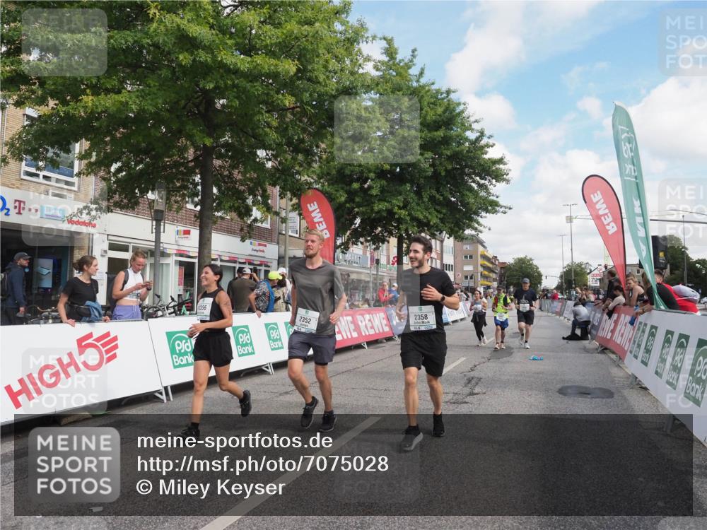 15.09.2024 - PSD Bank Halbmarathon Miley Keyser http://msf.ph/oto/7075028 15.09.2024 12:31:50 Ziel 1866, 2068, 2192, 2352, 2358, 2423, 2887, 3014, 3203, 3207, 3356, 3541 meine-sportfotos.de