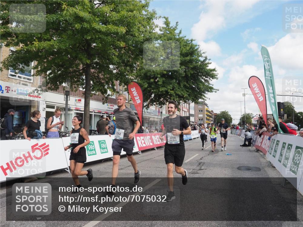 15.09.2024 - PSD Bank Halbmarathon Miley Keyser http://msf.ph/oto/7075032 15.09.2024 12:31:50 Ziel 1866, 2068, 2192, 2352, 2358, 2423, 2887, 3014, 3203, 3207, 3356, 3541 meine-sportfotos.de