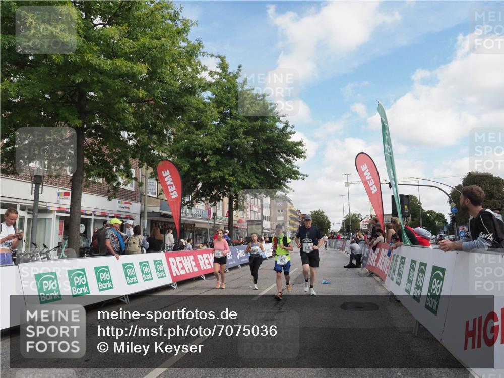 15.09.2024 - PSD Bank Halbmarathon Miley Keyser http://msf.ph/oto/7075036 15.09.2024 12:31:52 Ziel 2068, 2192, 2352, 2358, 2423, 3014, 3203, 3207, 3356, 3541 meine-sportfotos.de