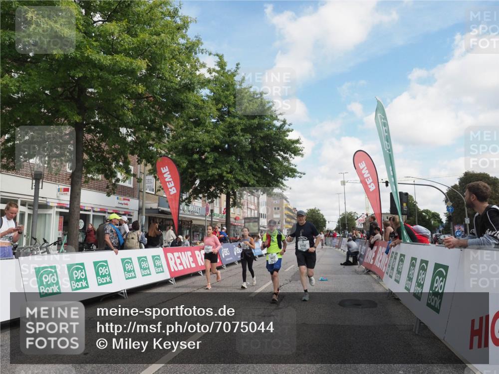 15.09.2024 - PSD Bank Halbmarathon Miley Keyser http://msf.ph/oto/7075044 15.09.2024 12:31:52 Ziel 2068, 2192, 2352, 2358, 2423, 3014, 3203, 3207, 3356, 3541 meine-sportfotos.de