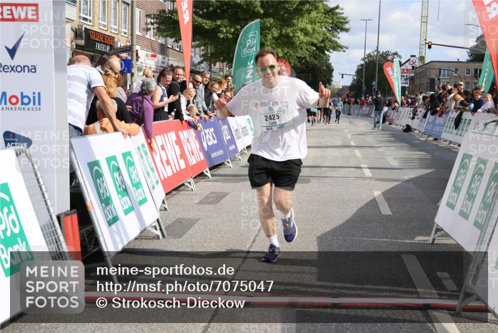 15.09.2024 - PSD Bank Halbmarathon Strokosch-Dieckow http://msf.ph/oto/7075047 15.09.2024 12:33:09 Ziel 2411, 2414, 2425, 3045, 3358 meine-sportfotos.de